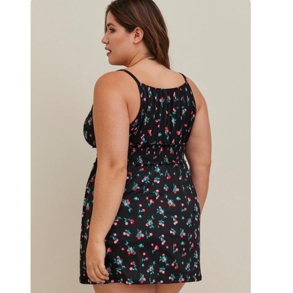 TORRID NWT Smocked Microfiber Keyhole Bralette - Picture 3 of 4